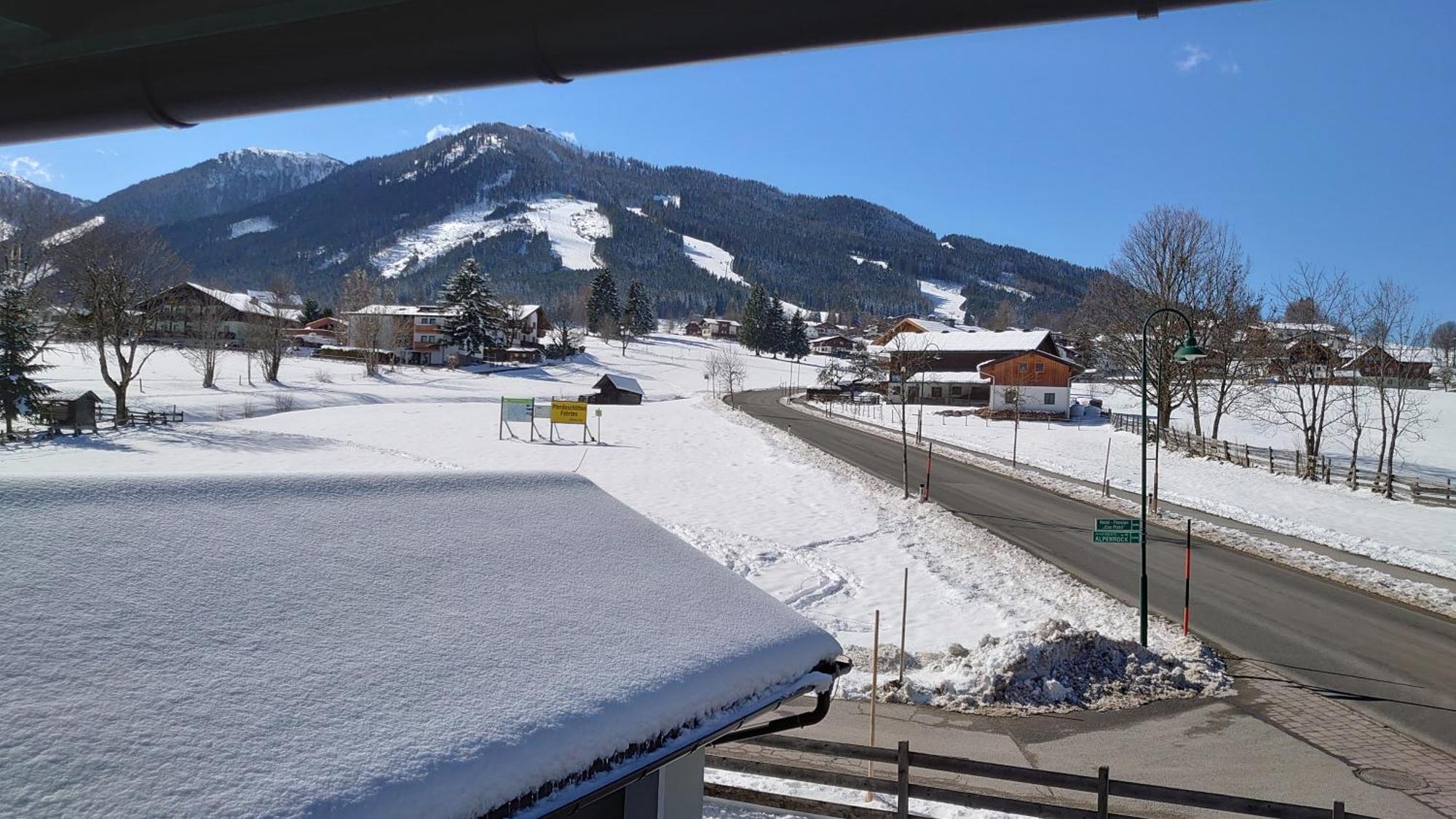 Haus Hubertusheim Lägenhet Schladming Rum bild